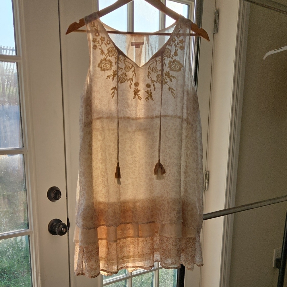 Xhilaration Floral Embroidered Cream Blouse/dress